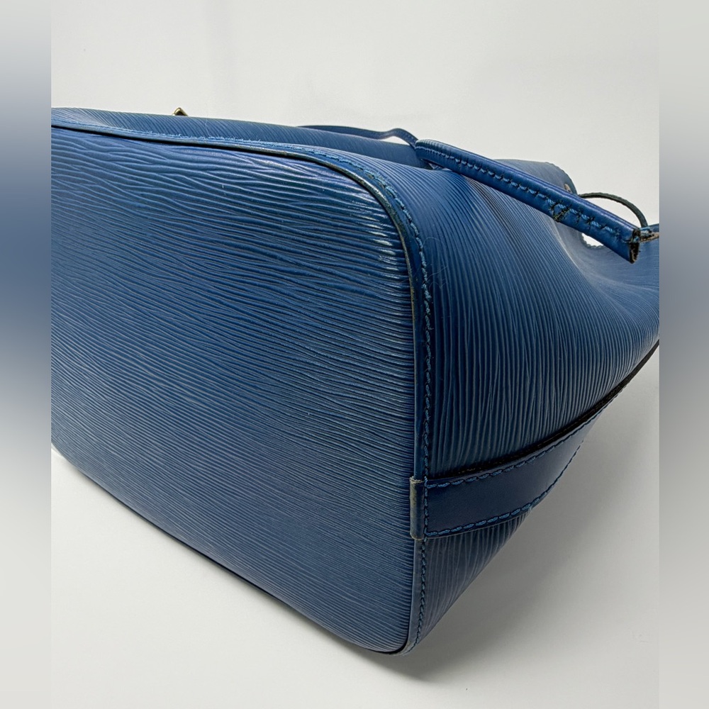 Louis Vuitton Blue Epi Noe MM Shoulder Bag - Picture 5 of 15